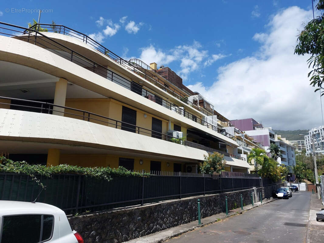 Appartement à SAINT-DENIS