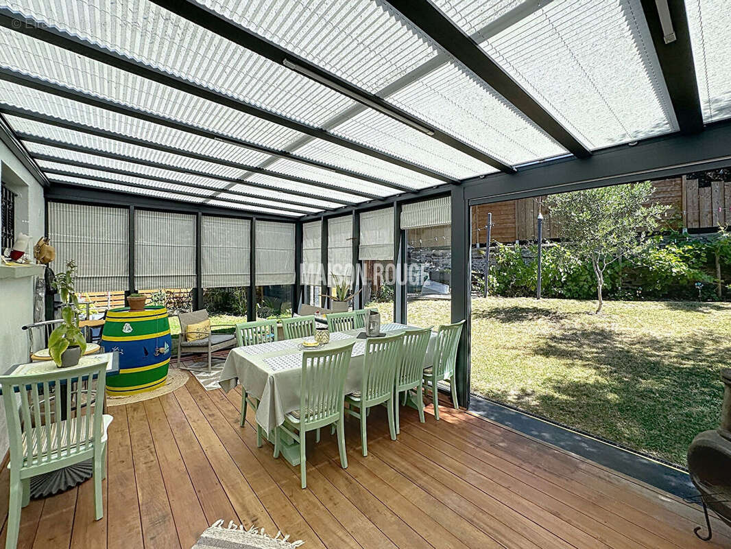 Cancale centre-ville  élégante maison de charme en pierre avec jardin paysager - photo 6