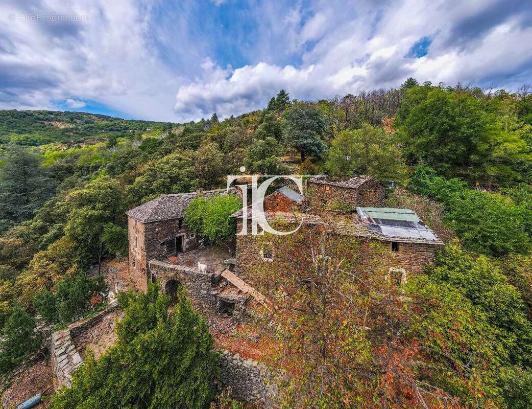 Mas du xviii? à restaurer avec 5 ha de terrain - photo 9