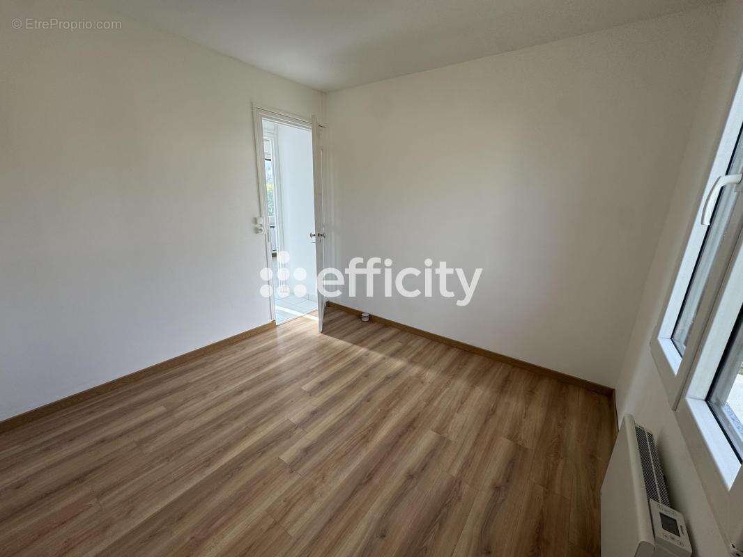Maison 37 m² à Saint-Come-De-Fresne  - photo 11