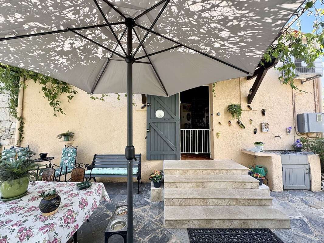 Maison à BESSE-SUR-ISSOLE