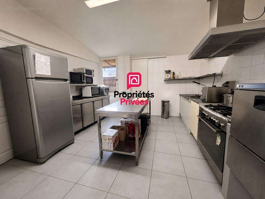 Immeuble avec commerce et logement - photo 9