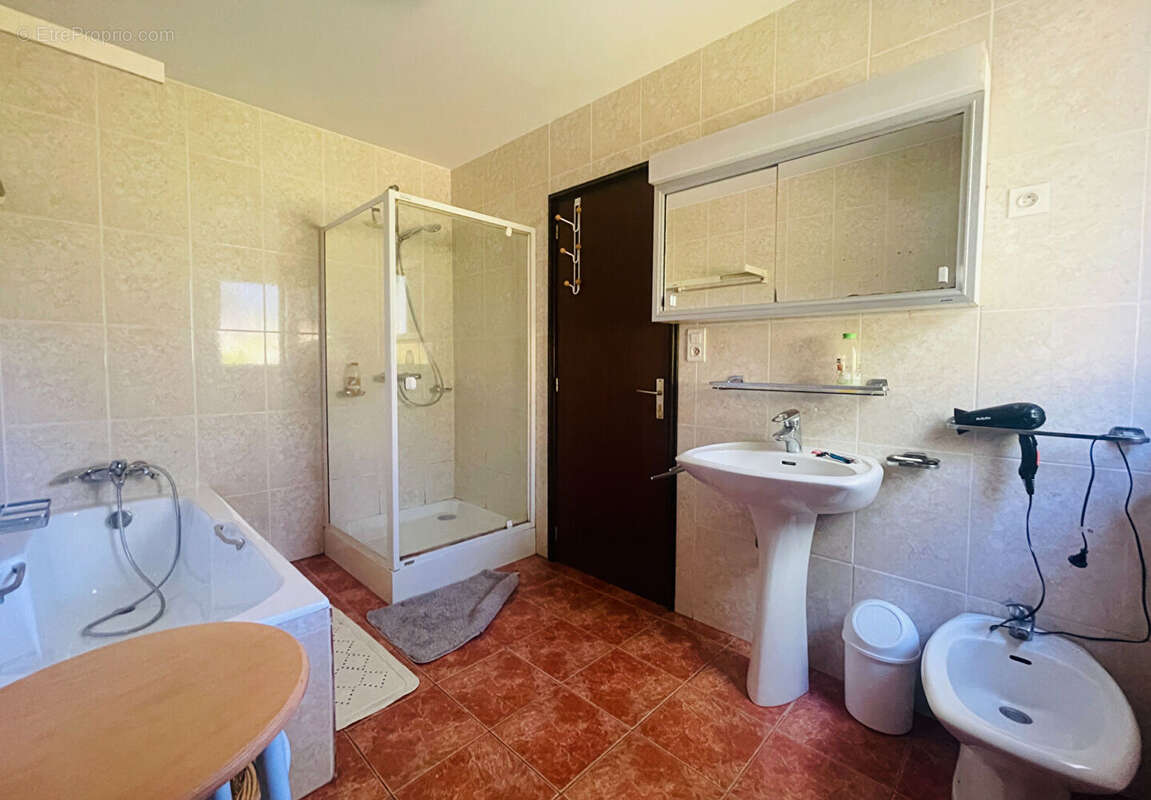 Maison à COMMEQUIERS