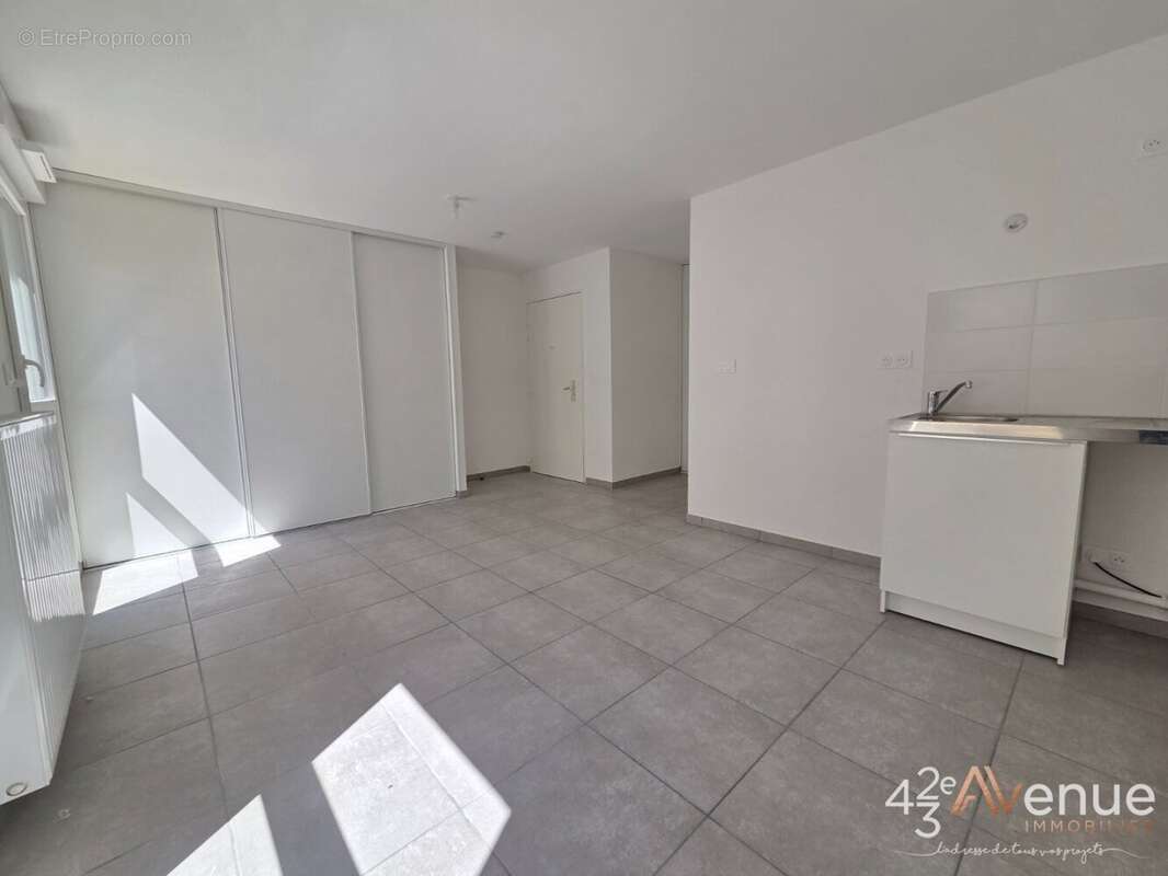 Appartement 26 m² à Saint-Etienne  - photo 2