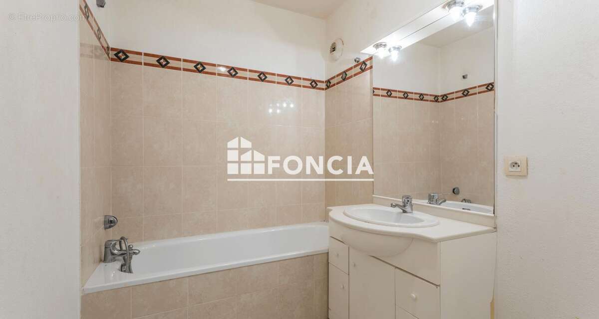 Appartement à VILLENEUVE-LES-BEZIERS