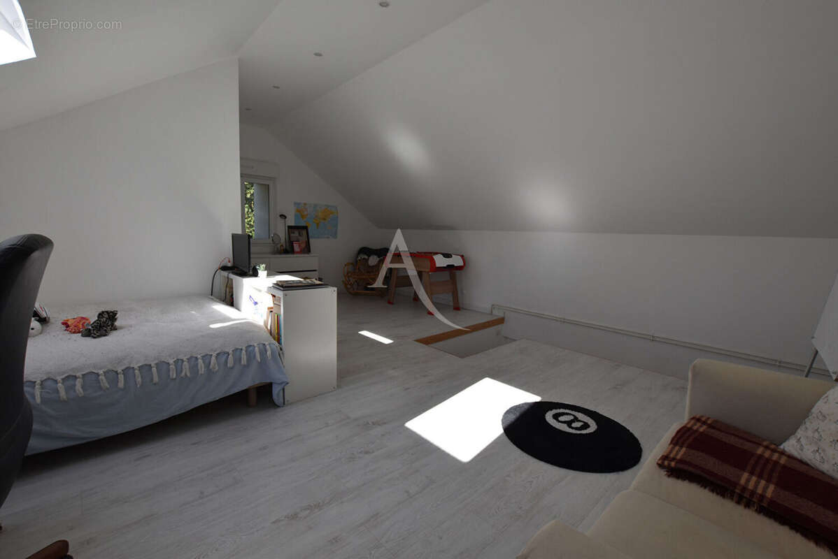 Maison à VARENNES-JARCY