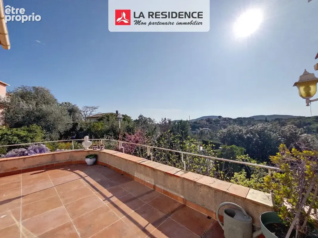 Maison 218 m² à Saint-Raphael  - photo 2
