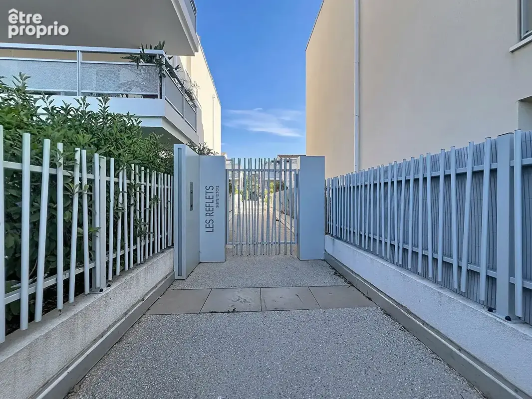 EXCLUSIVITÉ - T2 44 m² avec terrasse 9 m² et 2 parkings - Rousset Centre - photo 11