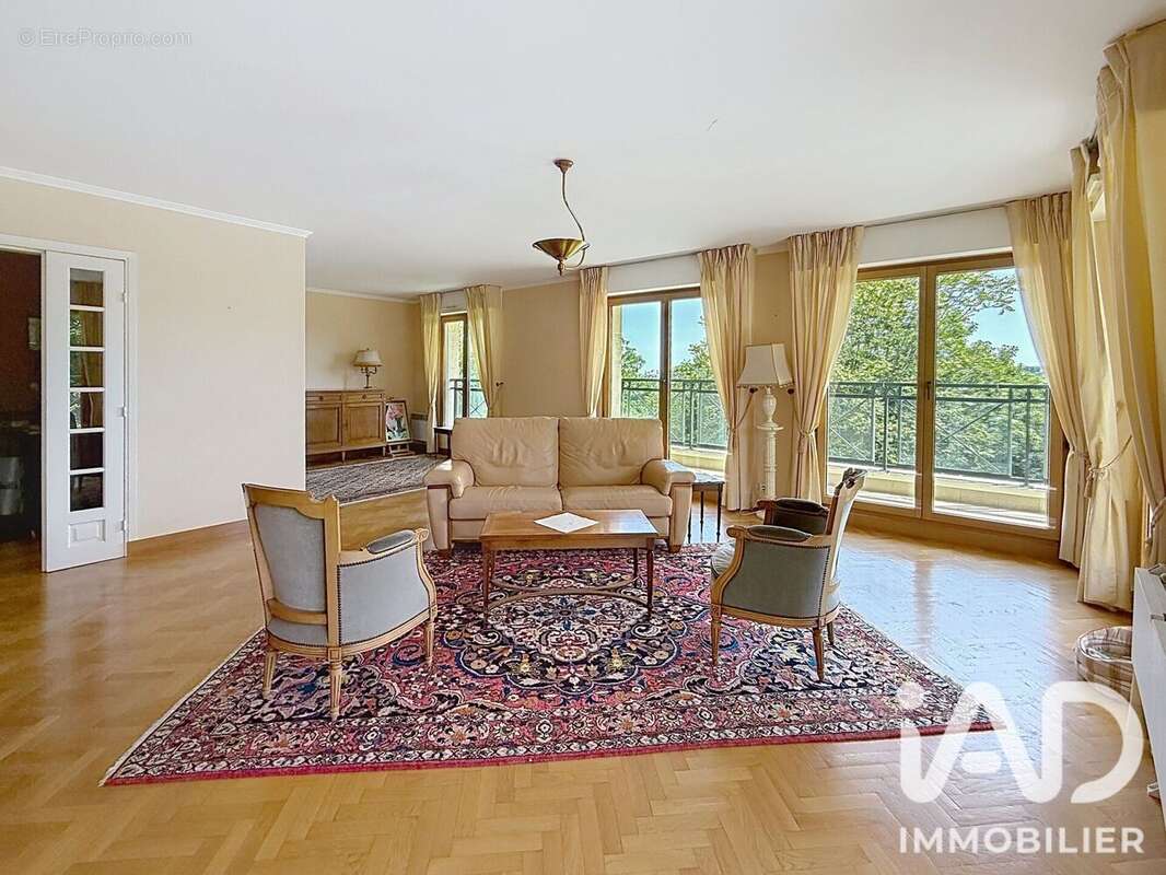 Photo 2 - Appartement à LE PLESSIS-ROBINSON