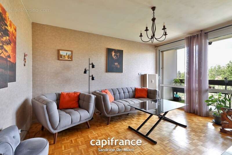 Appartement à SAINT-GENIS-LAVAL
