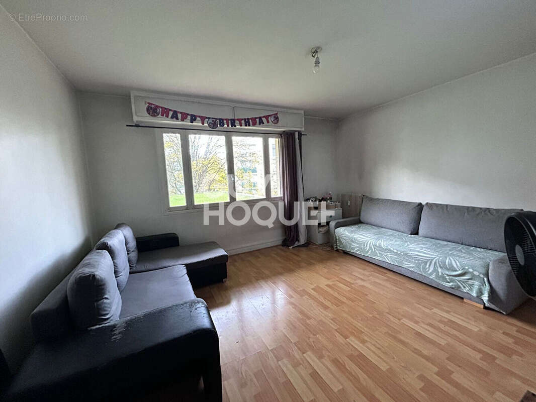 Appartement à FRESNES