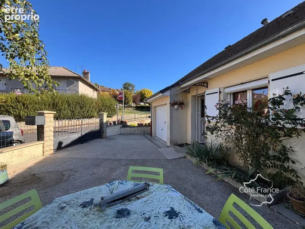 Très charmante maison construite en 2008 avec jardin, située - photo 17