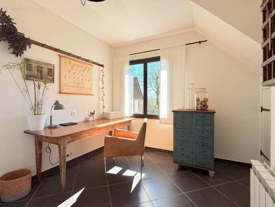 Maison à SAINT-PARDOUX-LA-RIVIERE