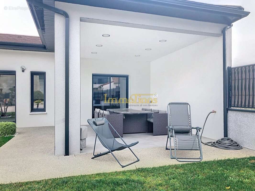 Maison à SAINT-LATTIER