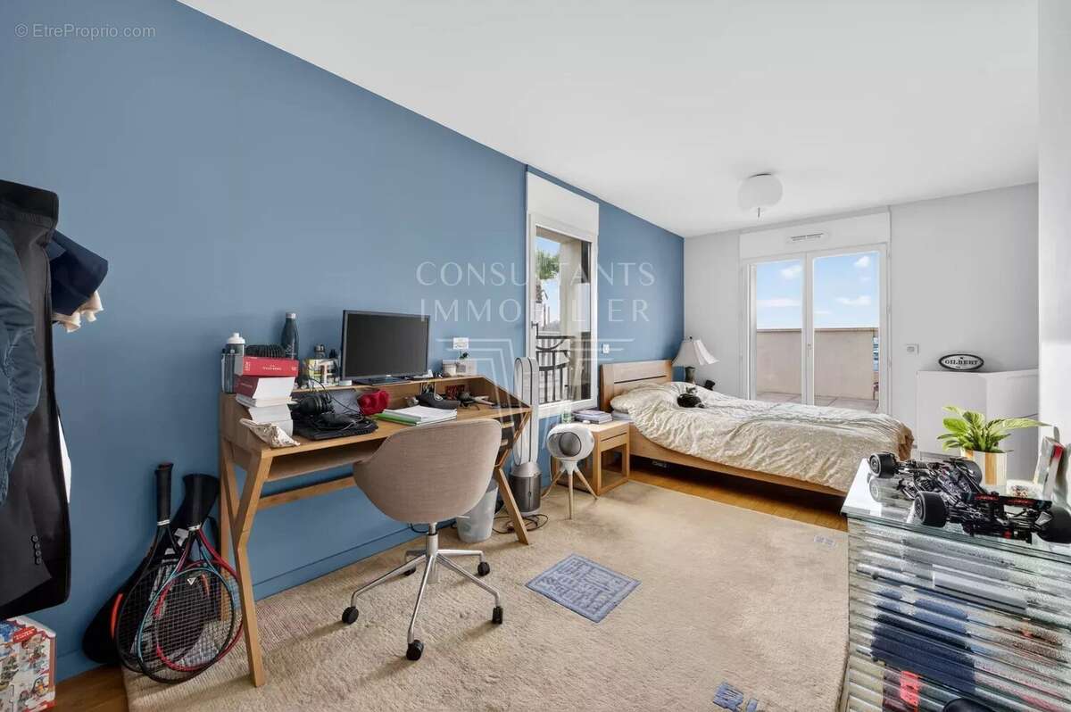 Appartement à LEVALLOIS-PERRET