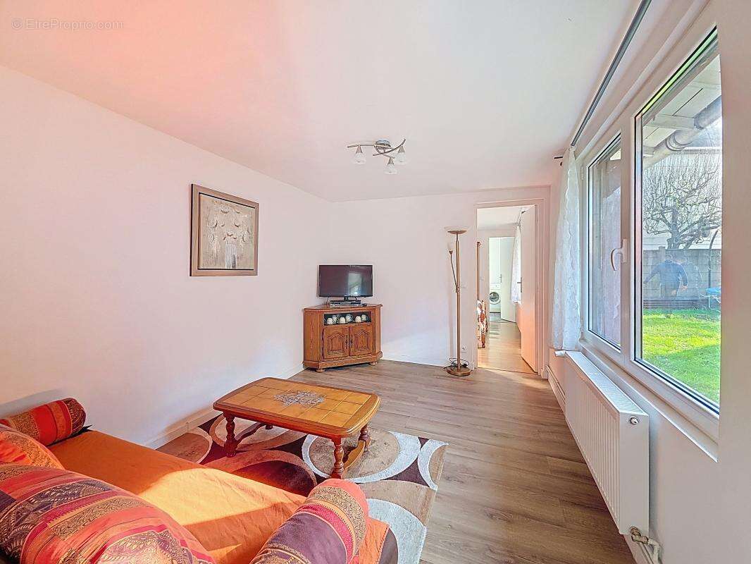 Maison à CHENNEVIERES-SUR-MARNE