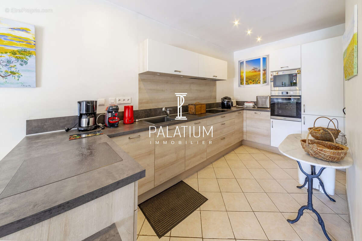 Appartement à GREOUX-LES-BAINS