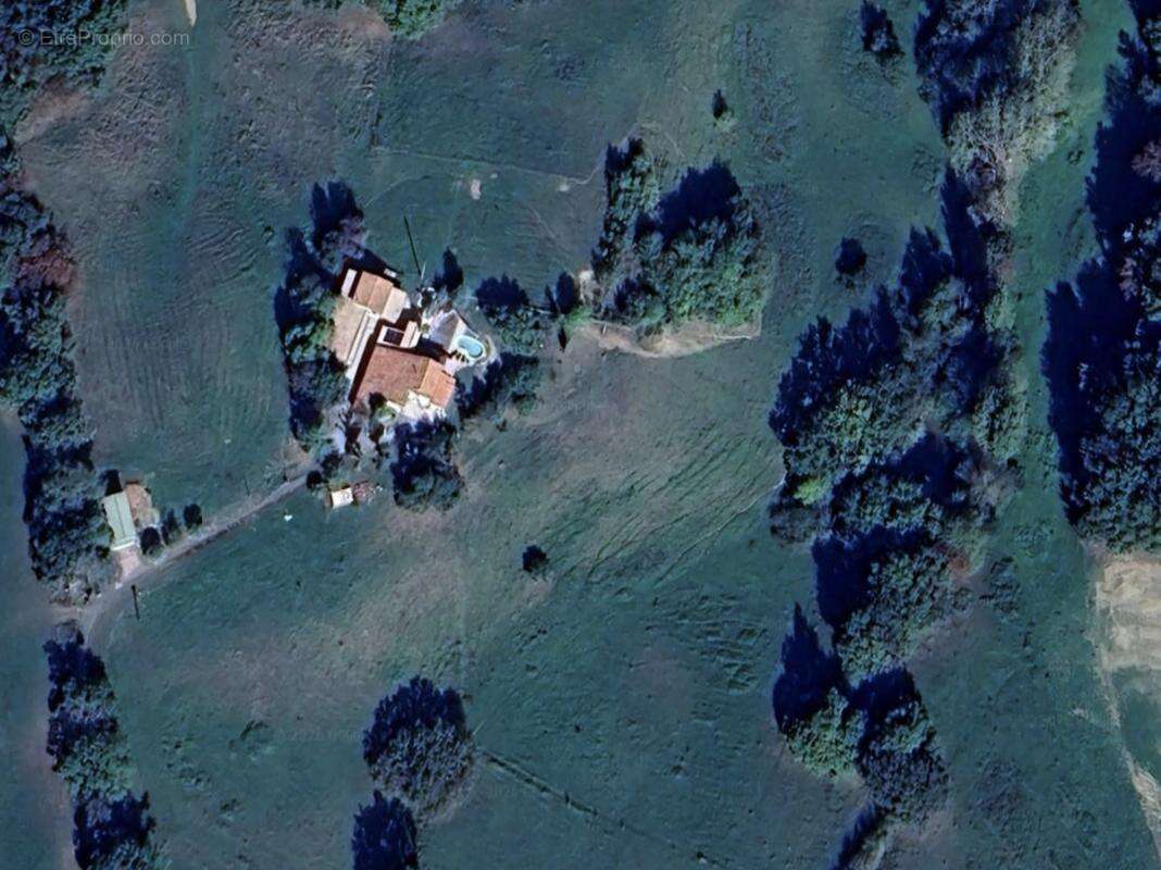 Propriété de 2 maisons avec piscine sur 11ha Armous et Cau ( - photo 18