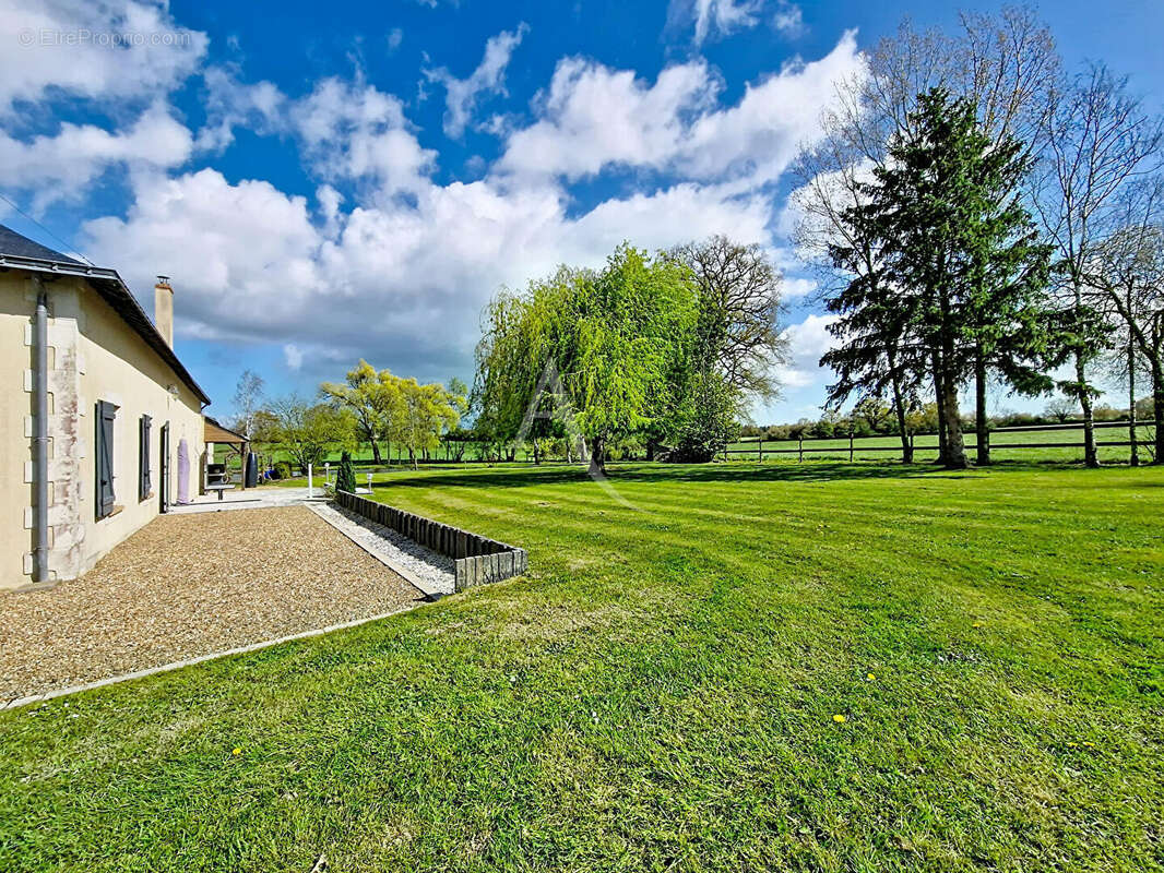 Maison à LA JAILLE-YVON