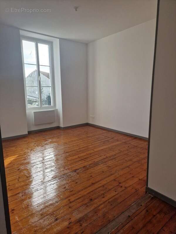 Maison à SAINT-JEAN-D&#039;ANGELY