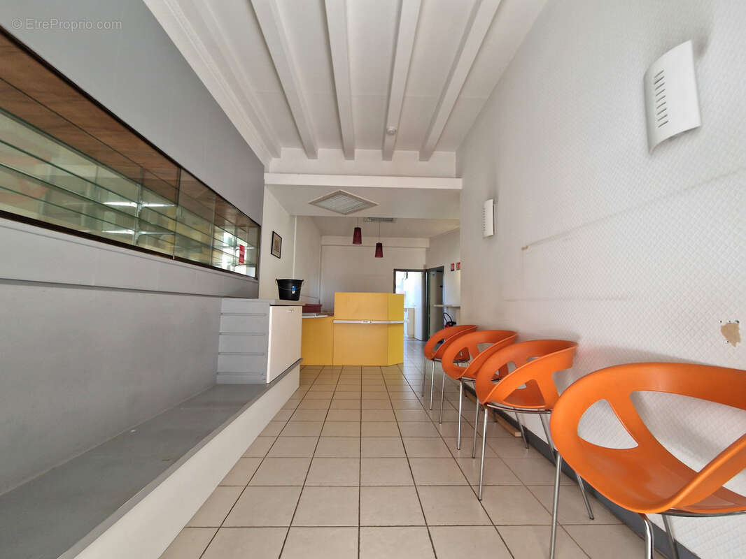 Commerce à COUBLEVIE