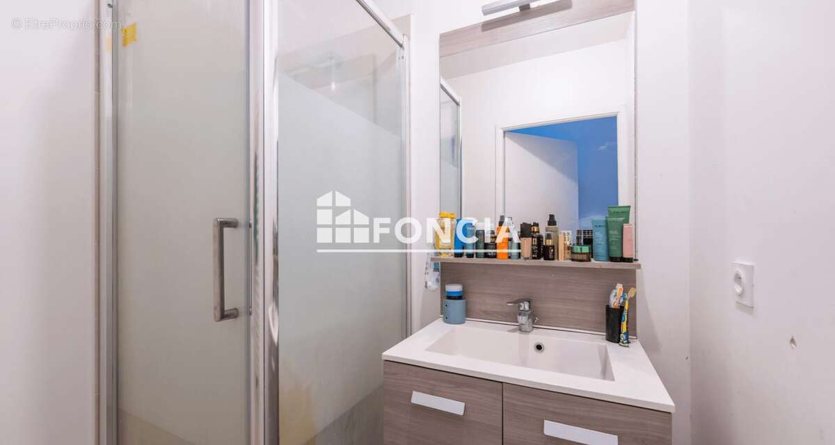 Appartement à VILLETANEUSE