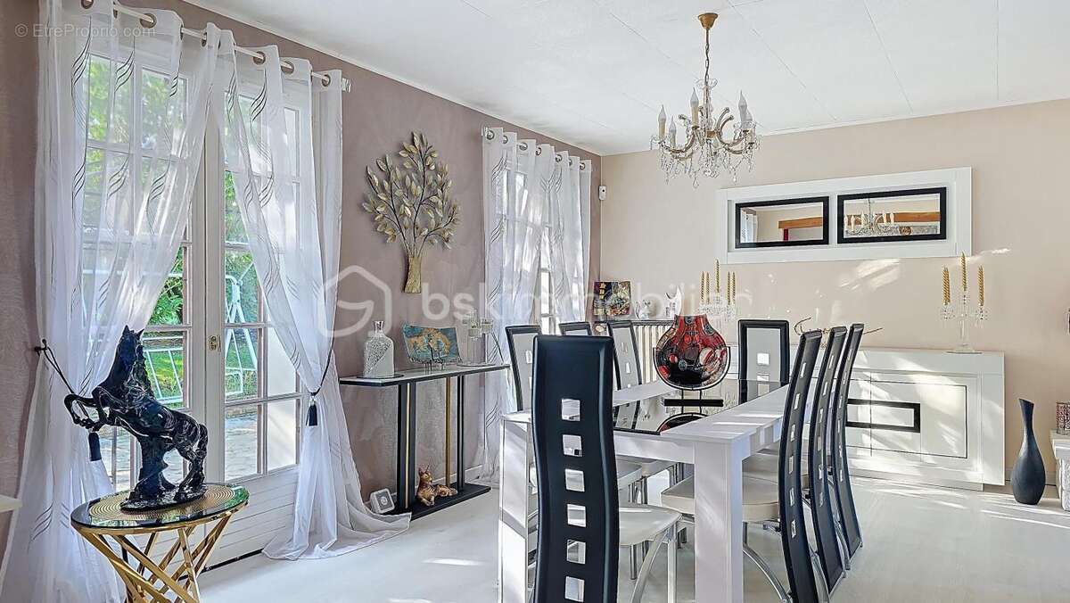 Maison à JOUY-LE-CHATEL