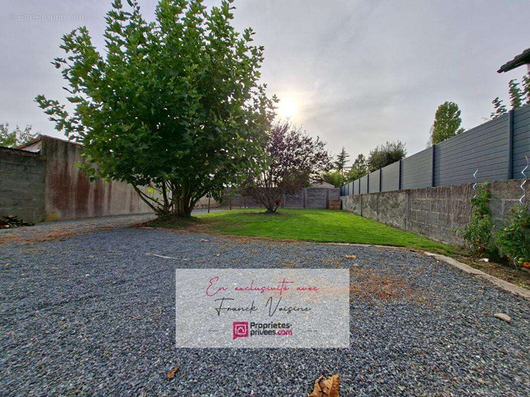 Maison à LES HERBIERS