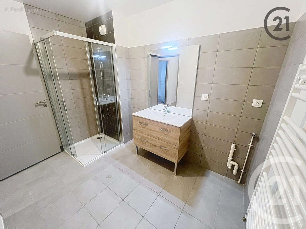 Appartement 72 m² à Auxerre  - photo 4