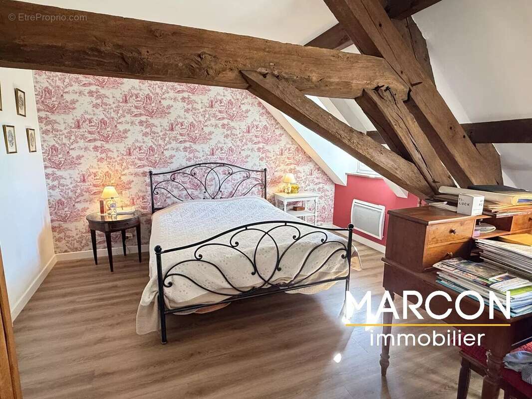 Maison à LA CELLE-DUNOISE