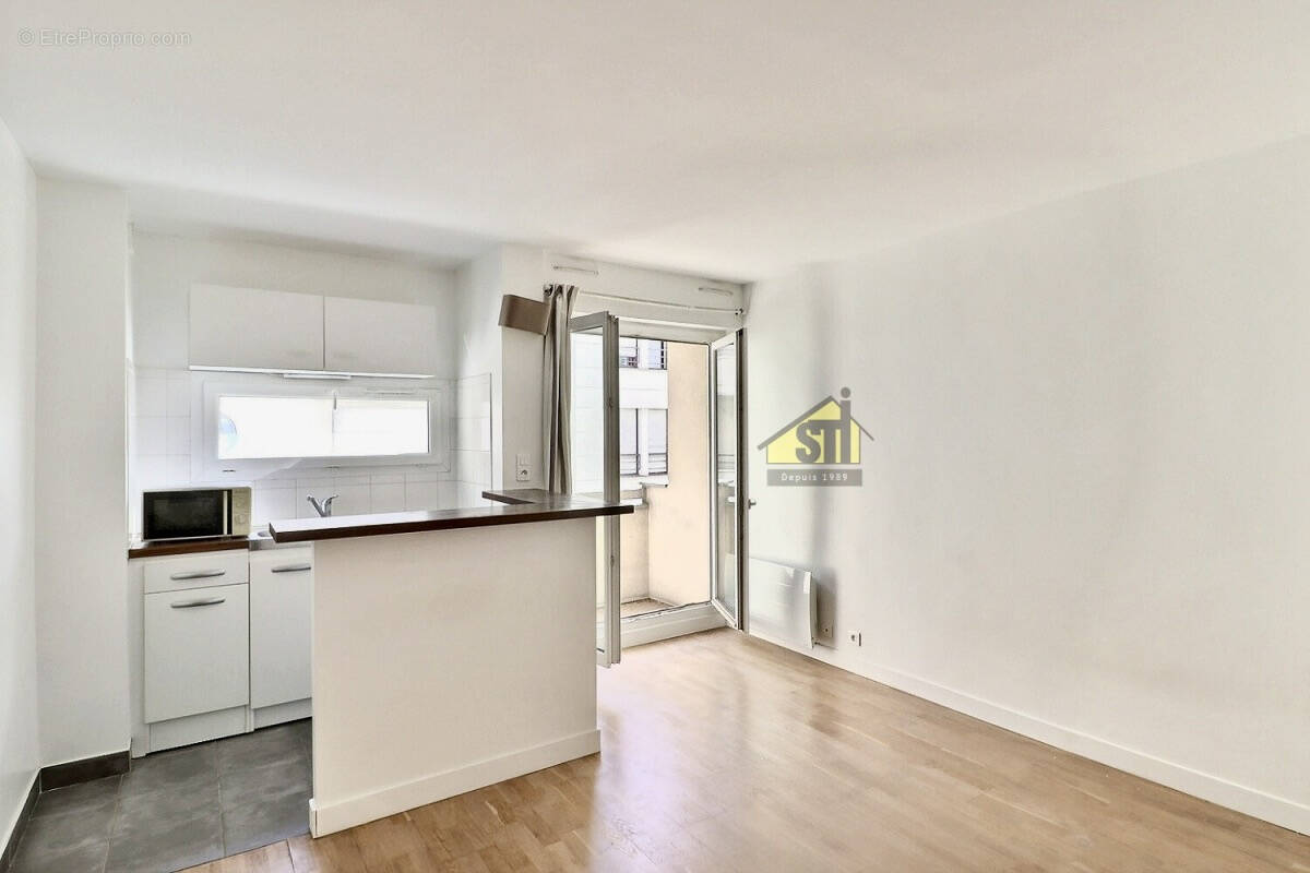 Appartement à PARIS-14E