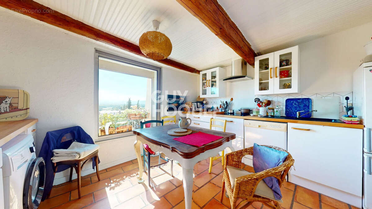 Maison à CHATEAUNEUF-DE-GADAGNE