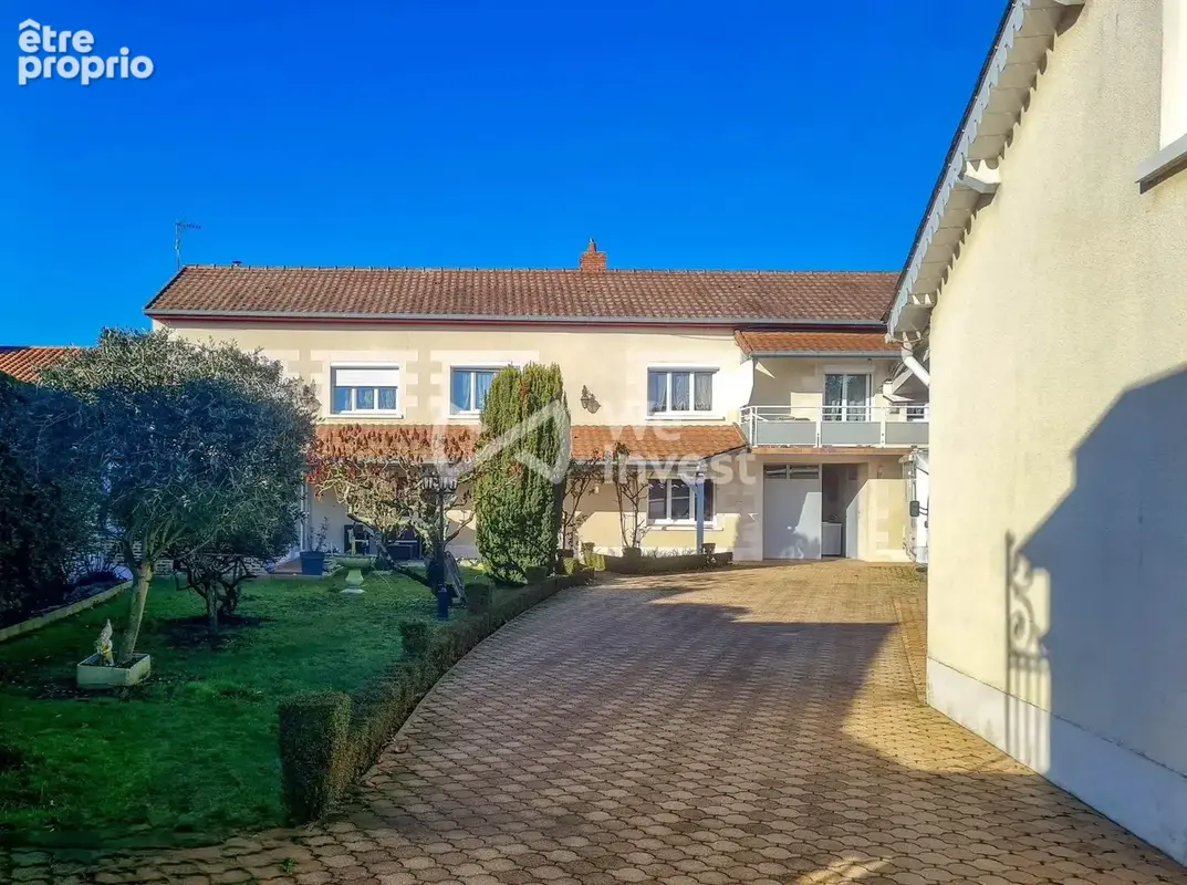 Maison 320 m² à Richelieu  - photo 2