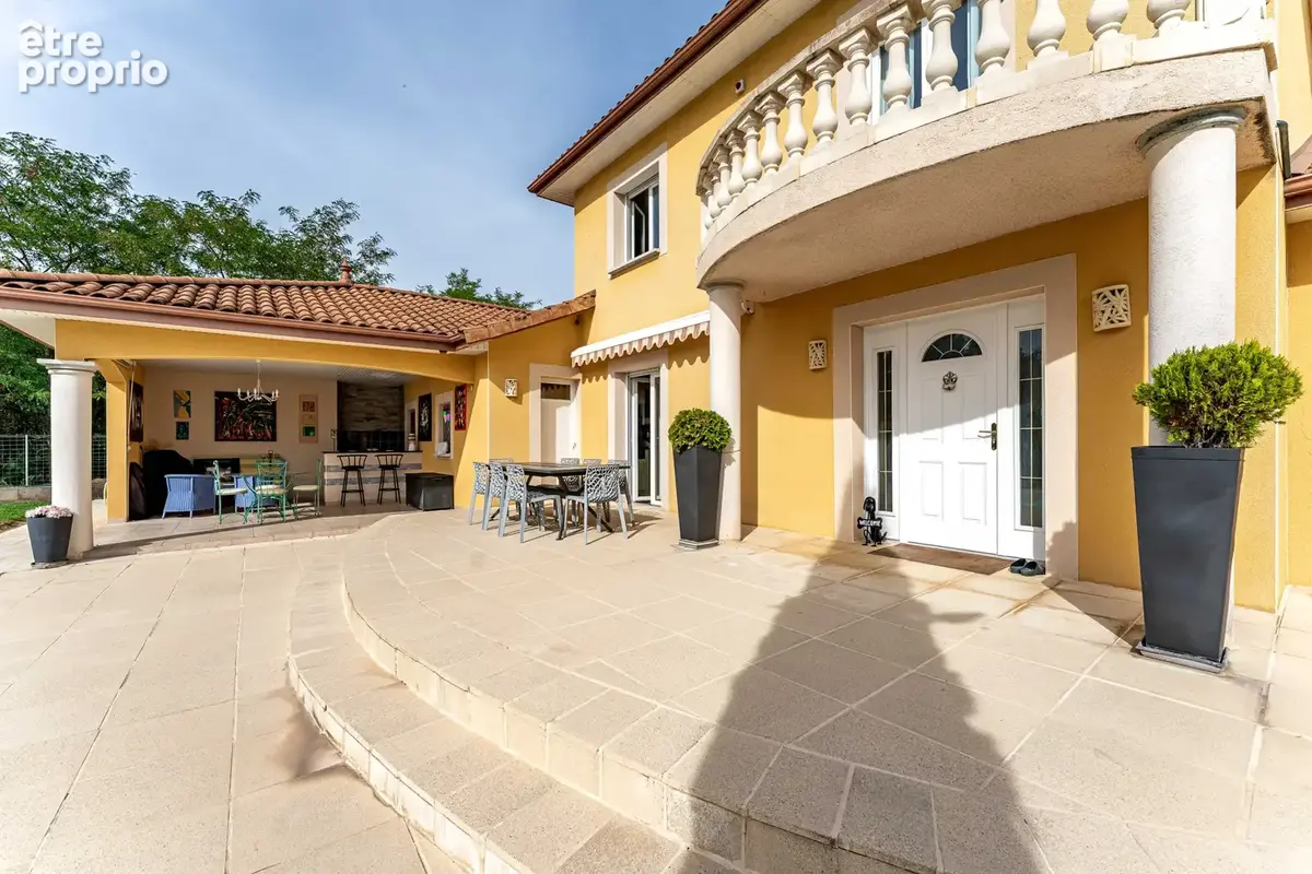 Villa d’architecte avec piscine et jardin paysager de 1 762 m2 - photo 20