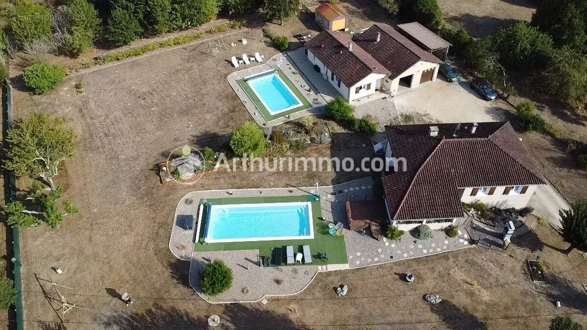 Maison à SAINT-ASTIER