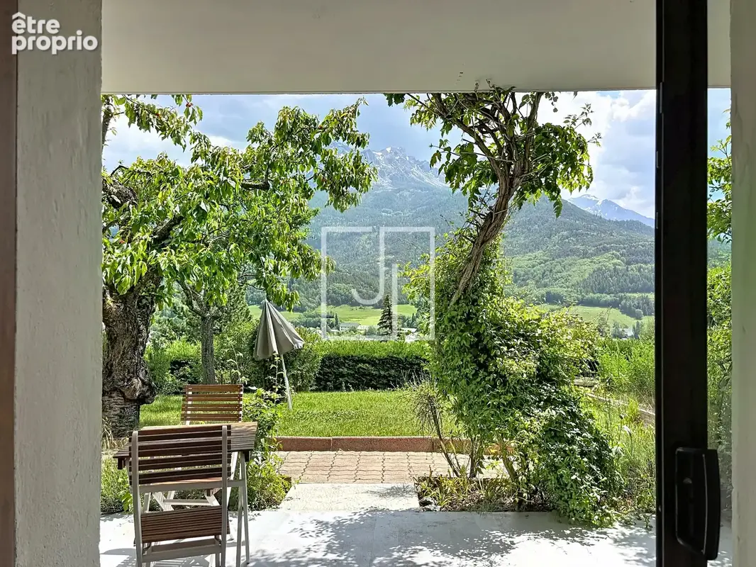 Viager occupé avec réserve d'usufruit   Propriété de 216 m2 composée de 3 appartements   Barcelonnette (04400) - photo 9