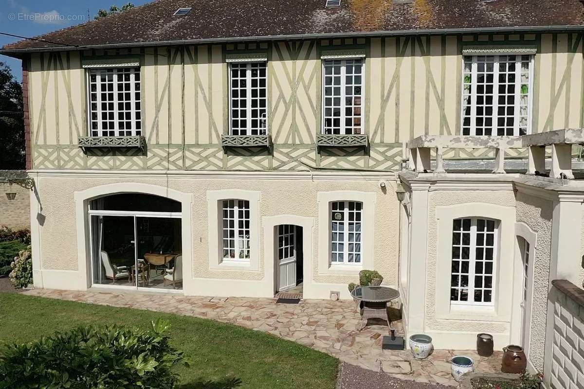 Maison à SAINT-PIERRE-SUR-DIVES