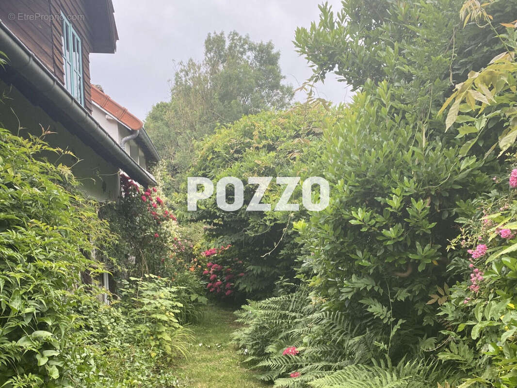 Maison à SAINT-JEAN-LE-THOMAS