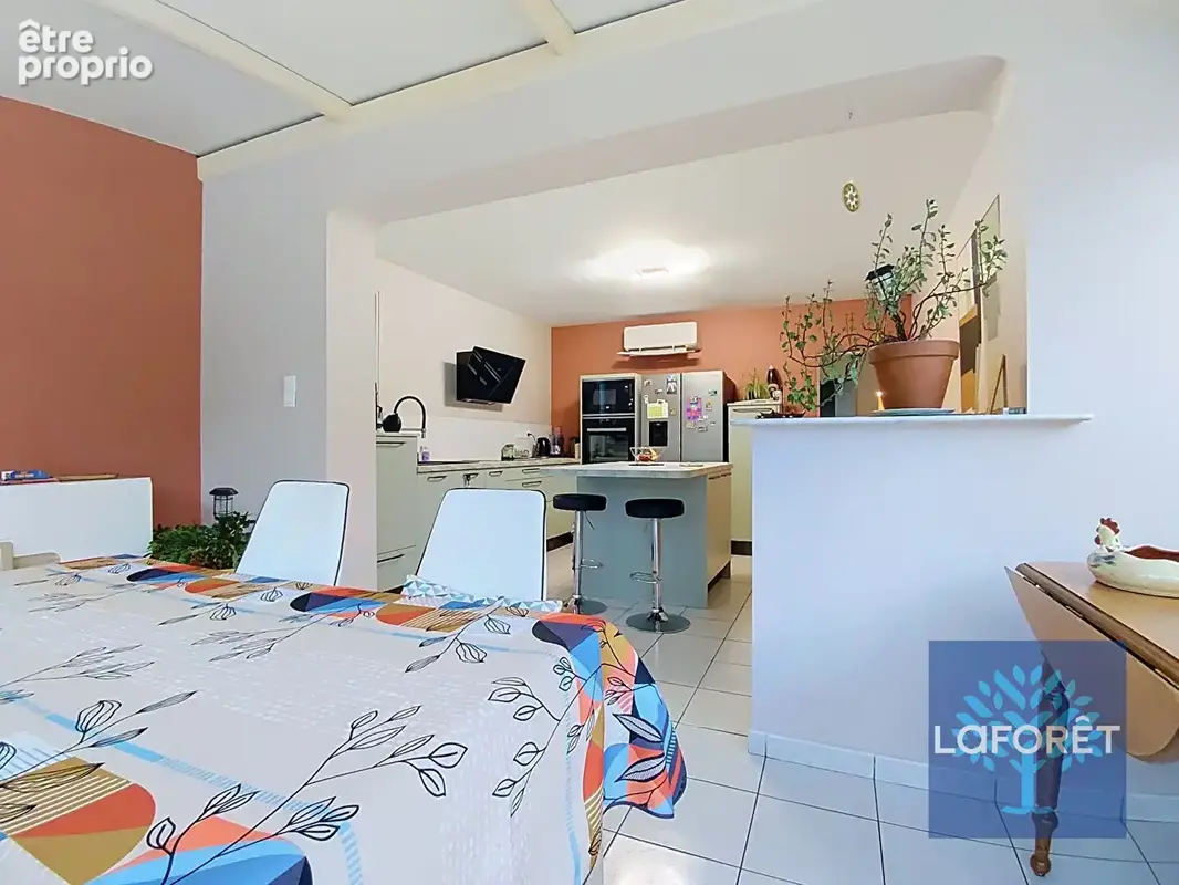 CHANTONNAY CENTRE-VILLE  maison 6 pièces 163m² habitable - photo 3