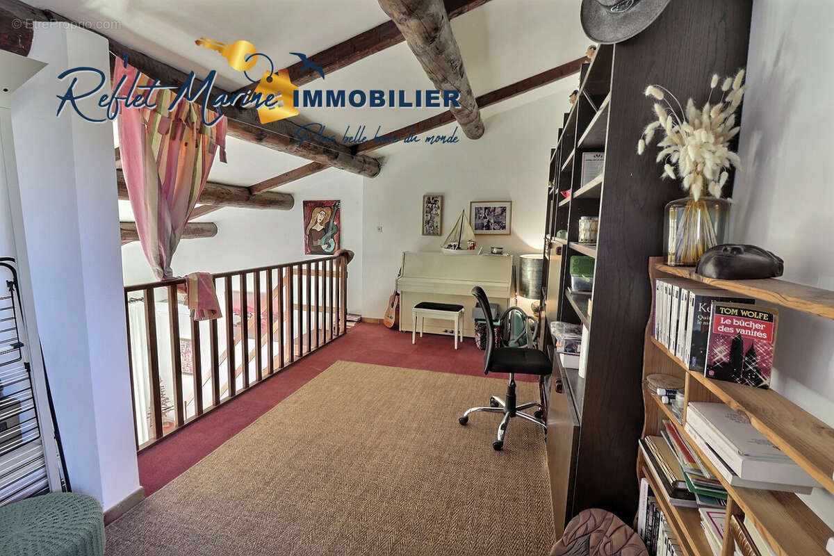 Appartement à SAINT-CYR-SUR-MER