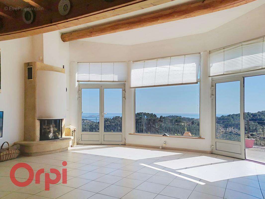 Maison à LA CADIERE-D'AZUR