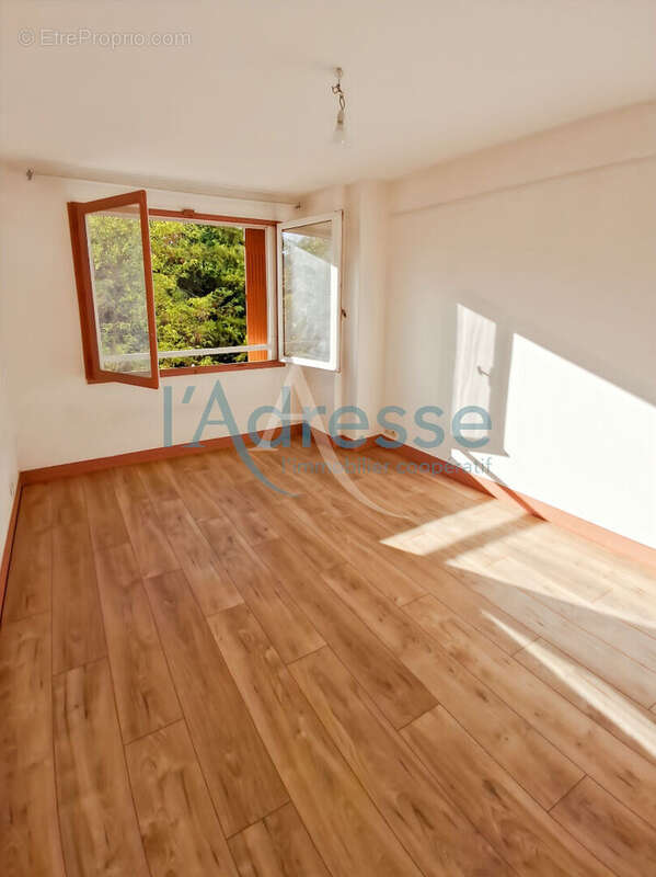 Appartement à SURESNES