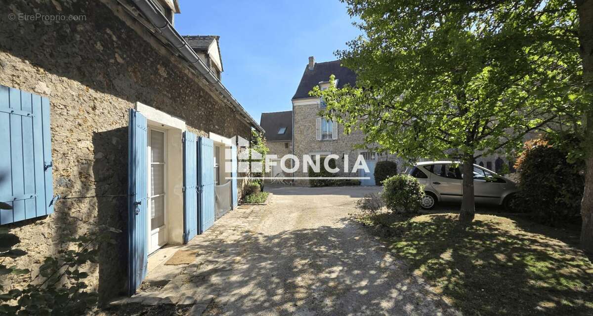 Propriété de rapport en plein centre de jouars-pontchartrain - photo 4