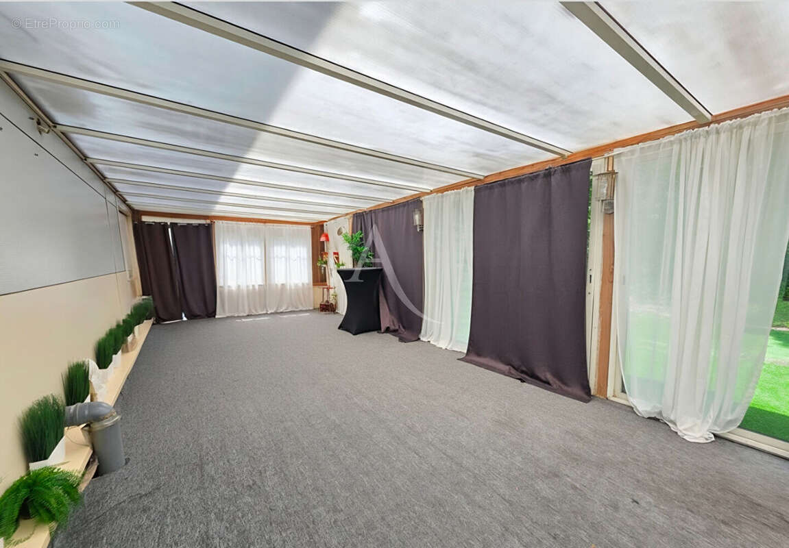 Local de réception d'exception de 780 m² ? Un fort potentiel pour votre activité événementielle - photo 9