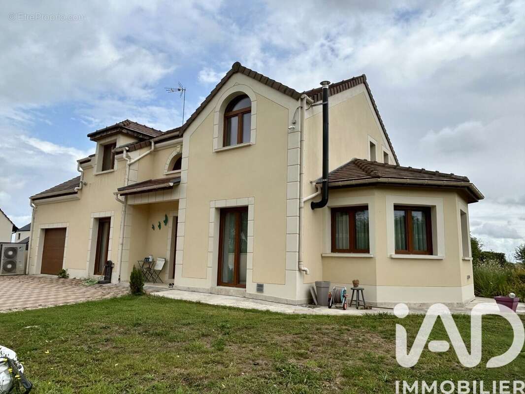 Photo 2 - Maison à EVRY-GREGY-SUR-YERRE