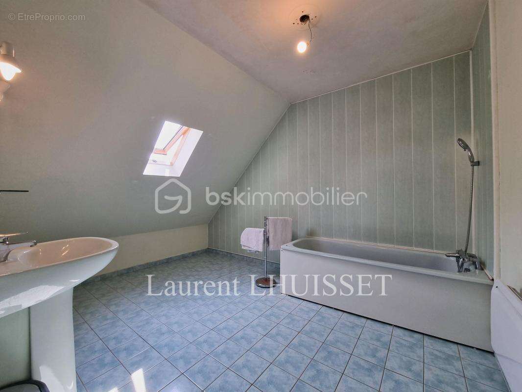 Maison à NEUVY-EN-SULLIAS