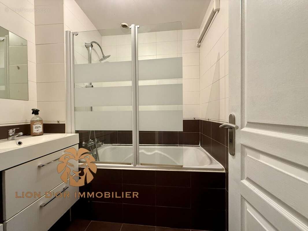 Appartement à NEUVILLE-SUR-SAONE