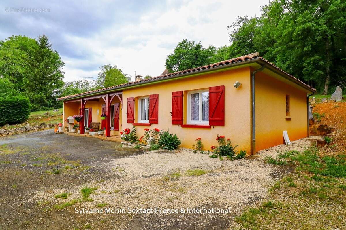 Maison rénovée de plain-pied avec jardin au calme - photo 2