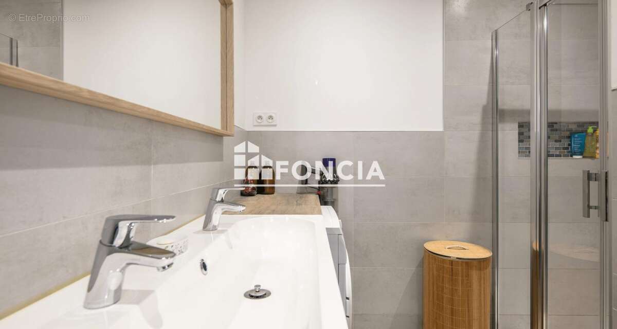 Appartement à VIZILLE