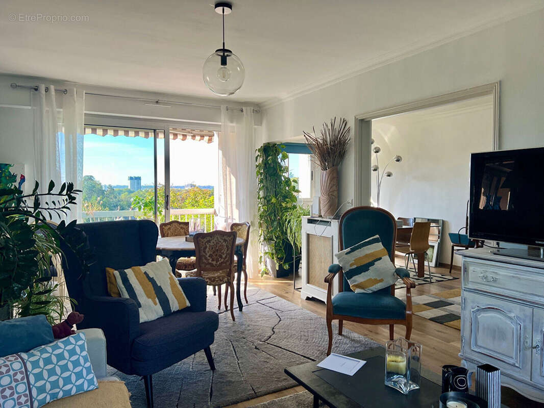 Appartement à SAINT-CYR-SUR-LOIRE